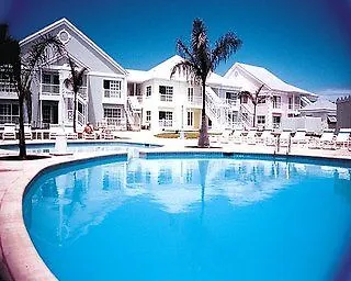 Suites At Sandyport 나사우